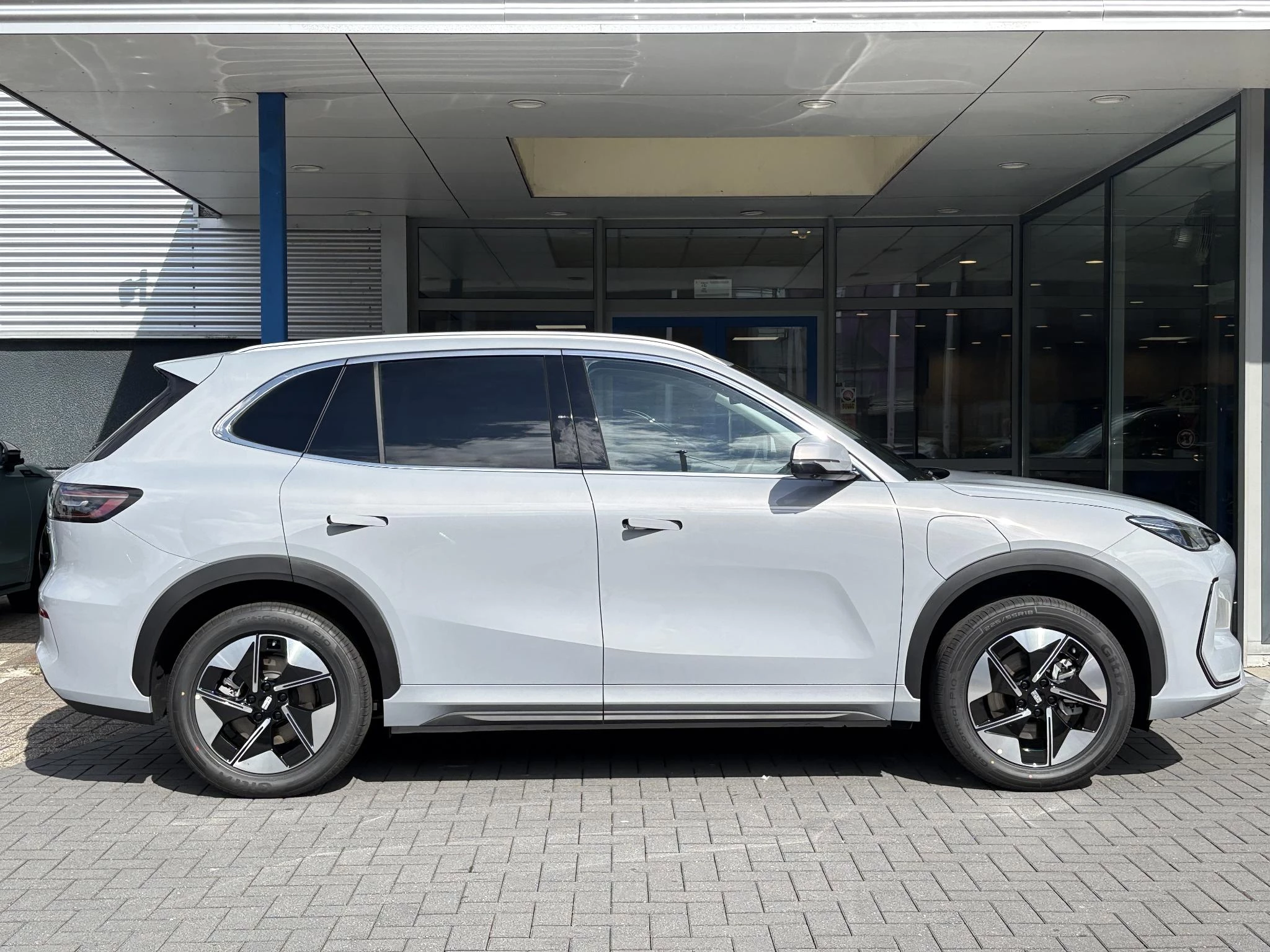Hoofdafbeelding Geely E5