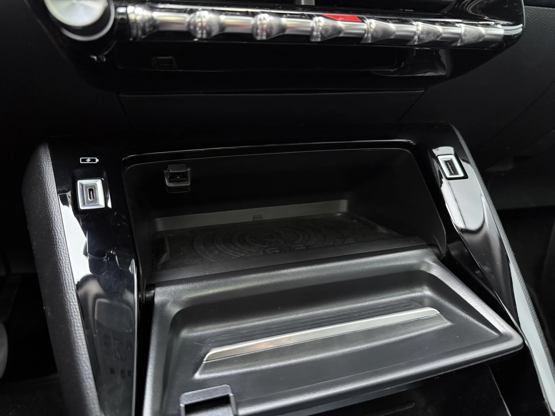 Hoofdafbeelding Peugeot e-2008