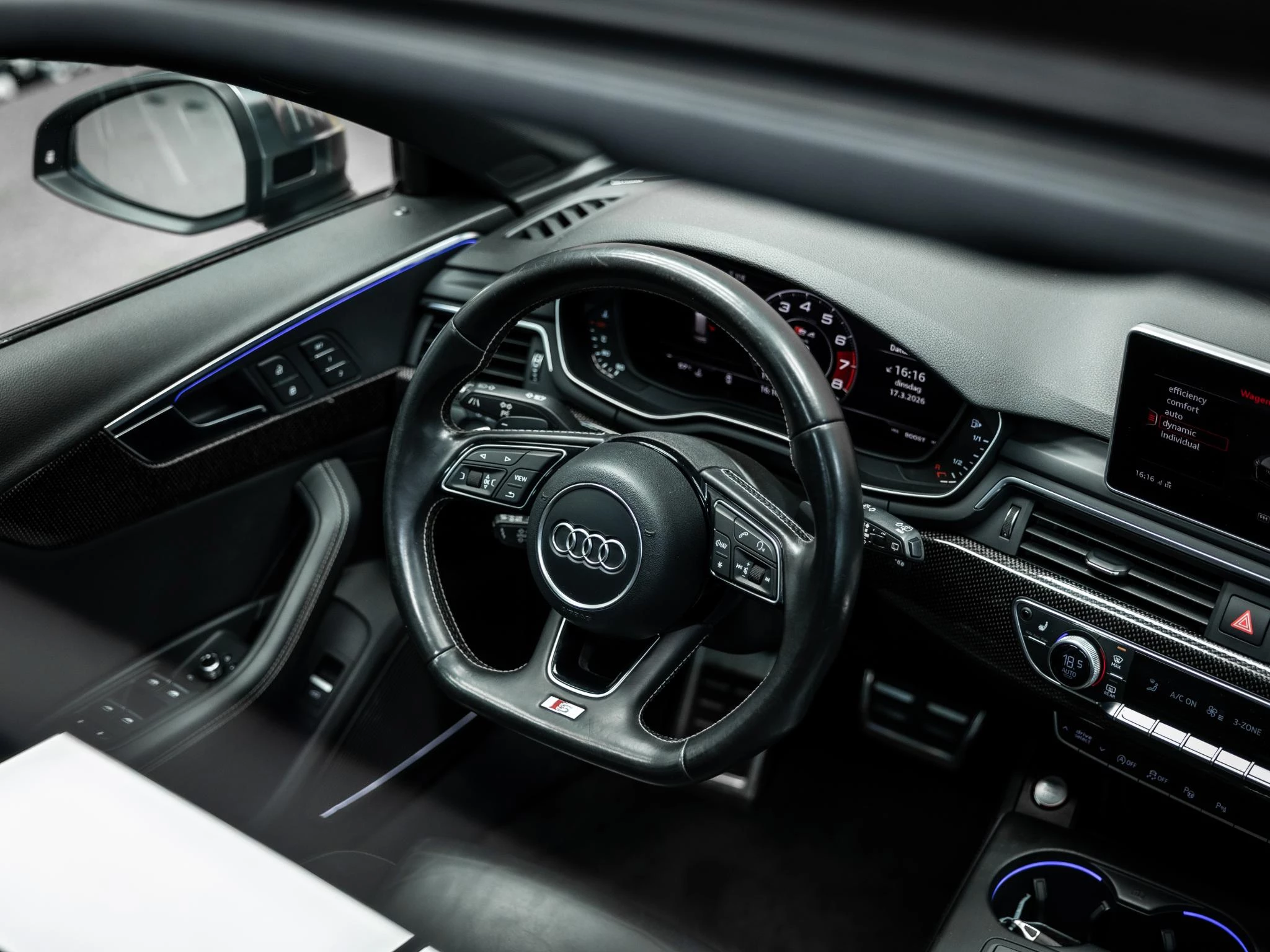 Hoofdafbeelding Audi A4