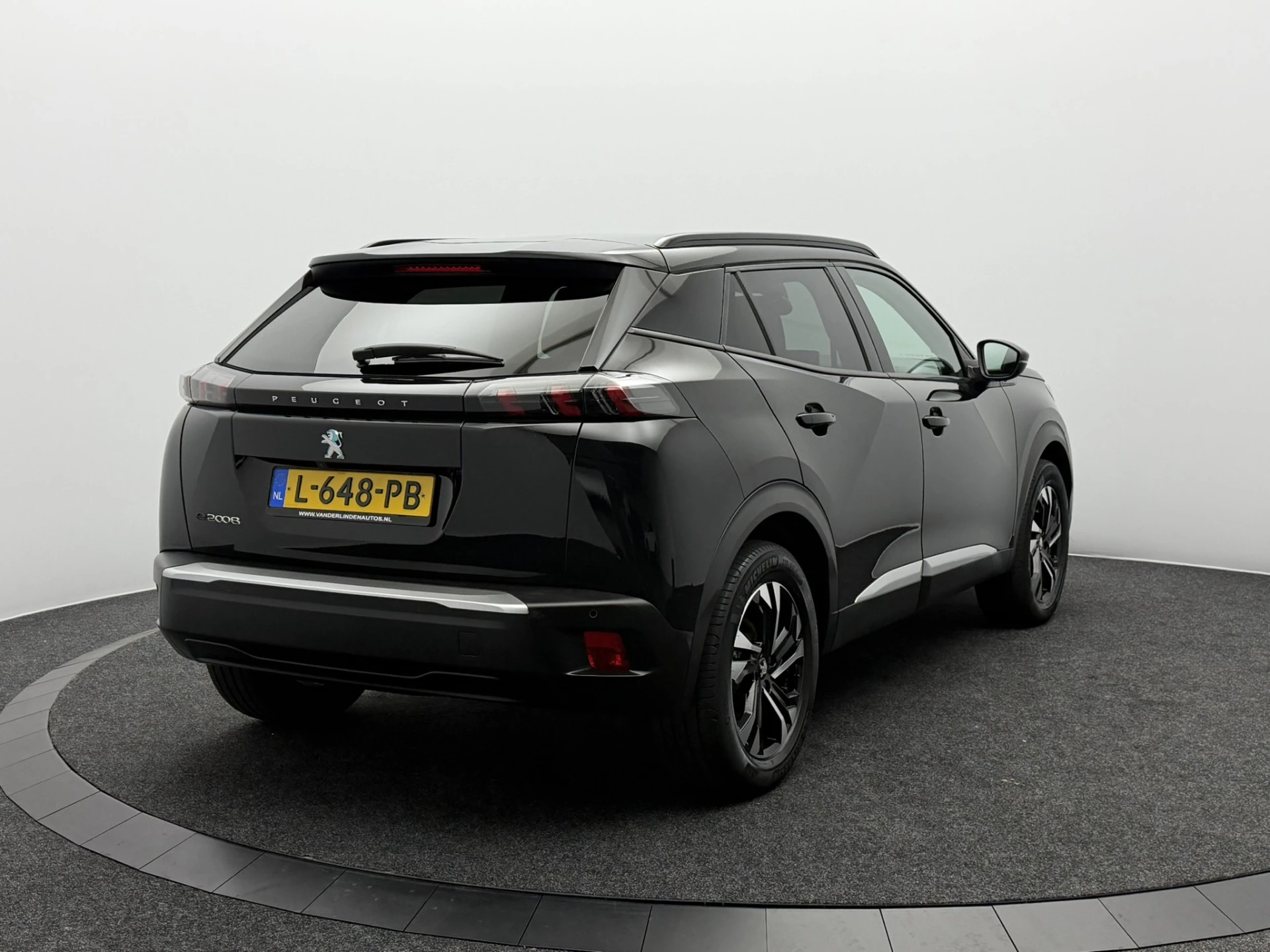 Hoofdafbeelding Peugeot e-2008