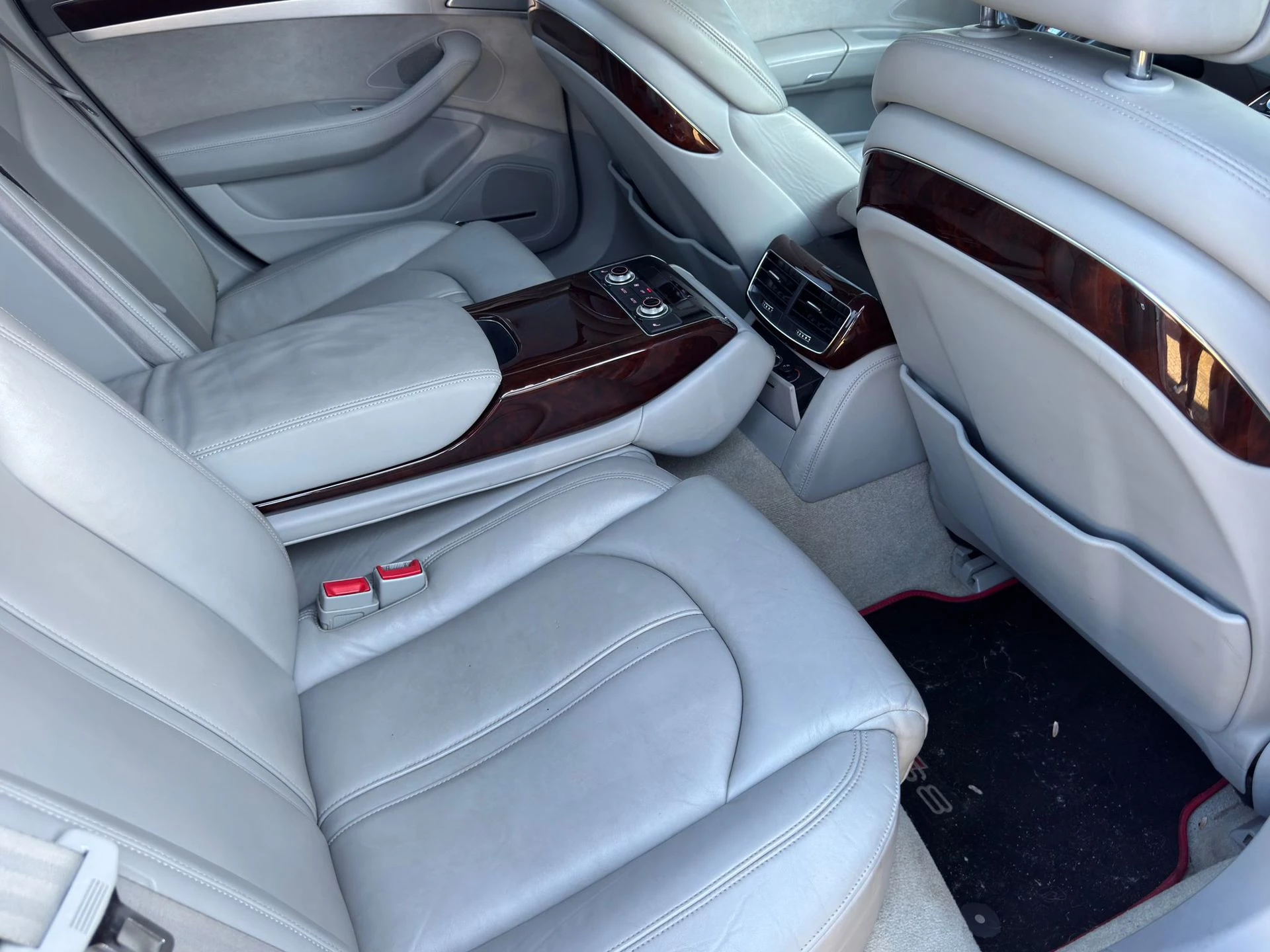 Hoofdafbeelding Audi A8