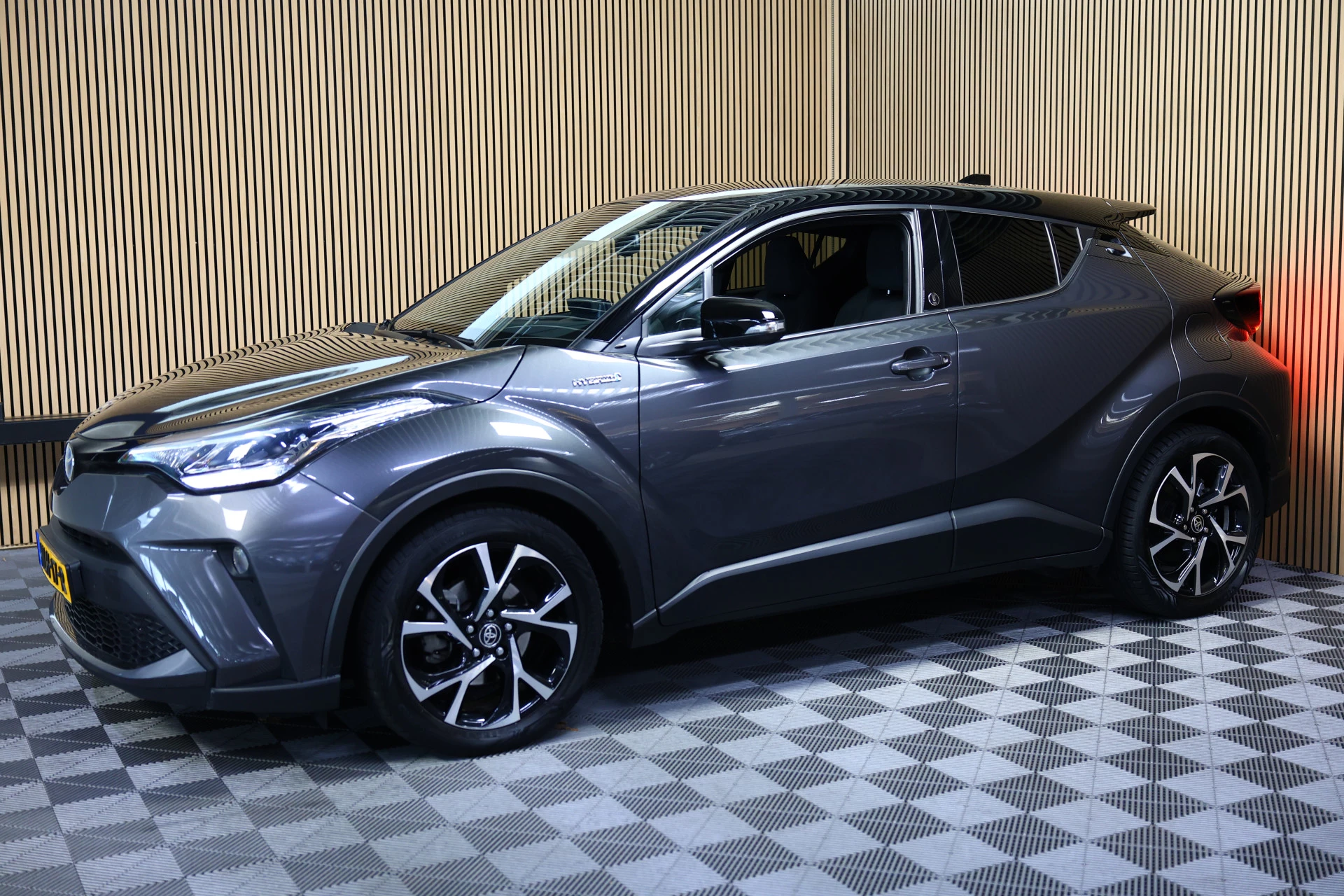 Hoofdafbeelding Toyota C-HR