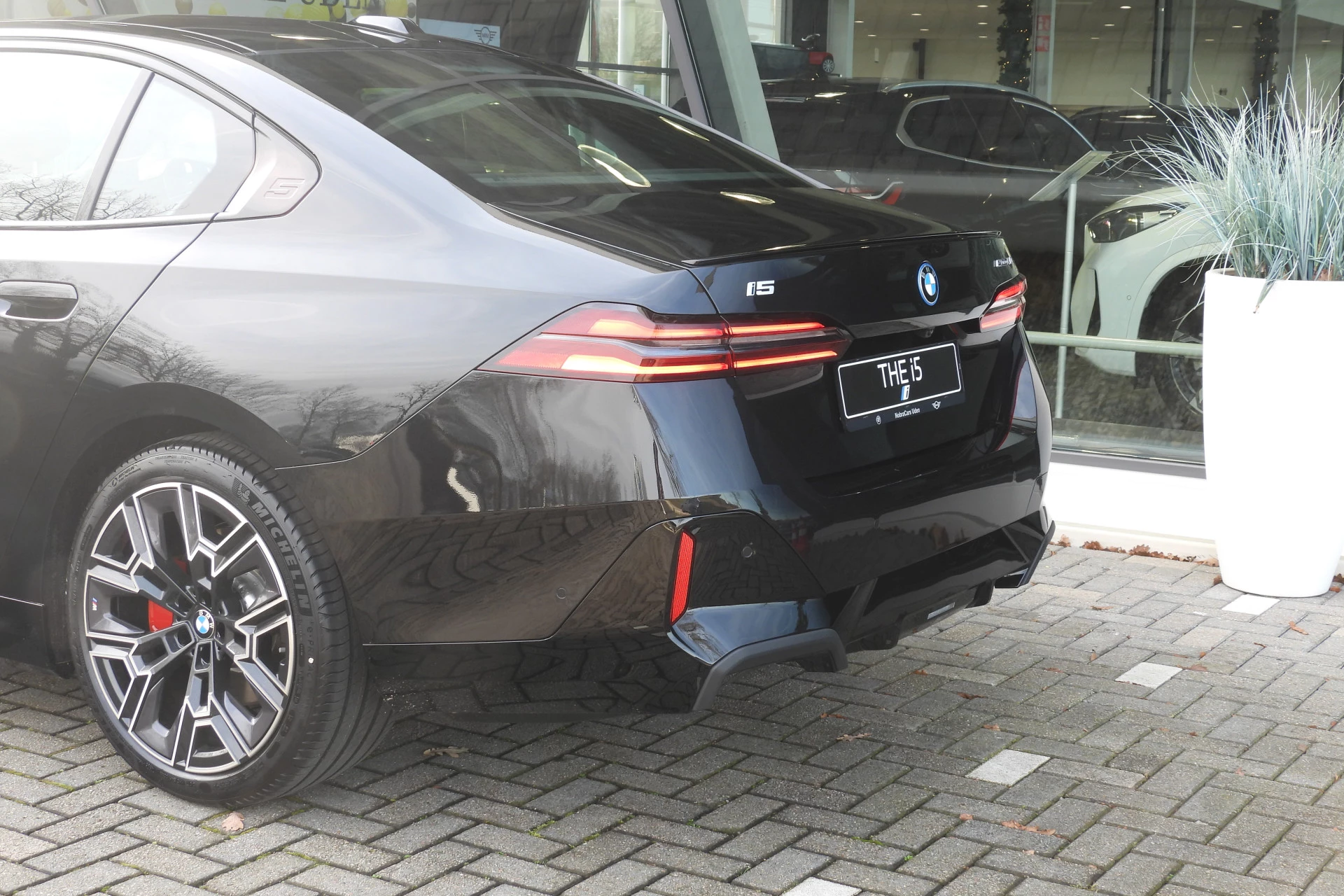 Hoofdafbeelding BMW i5