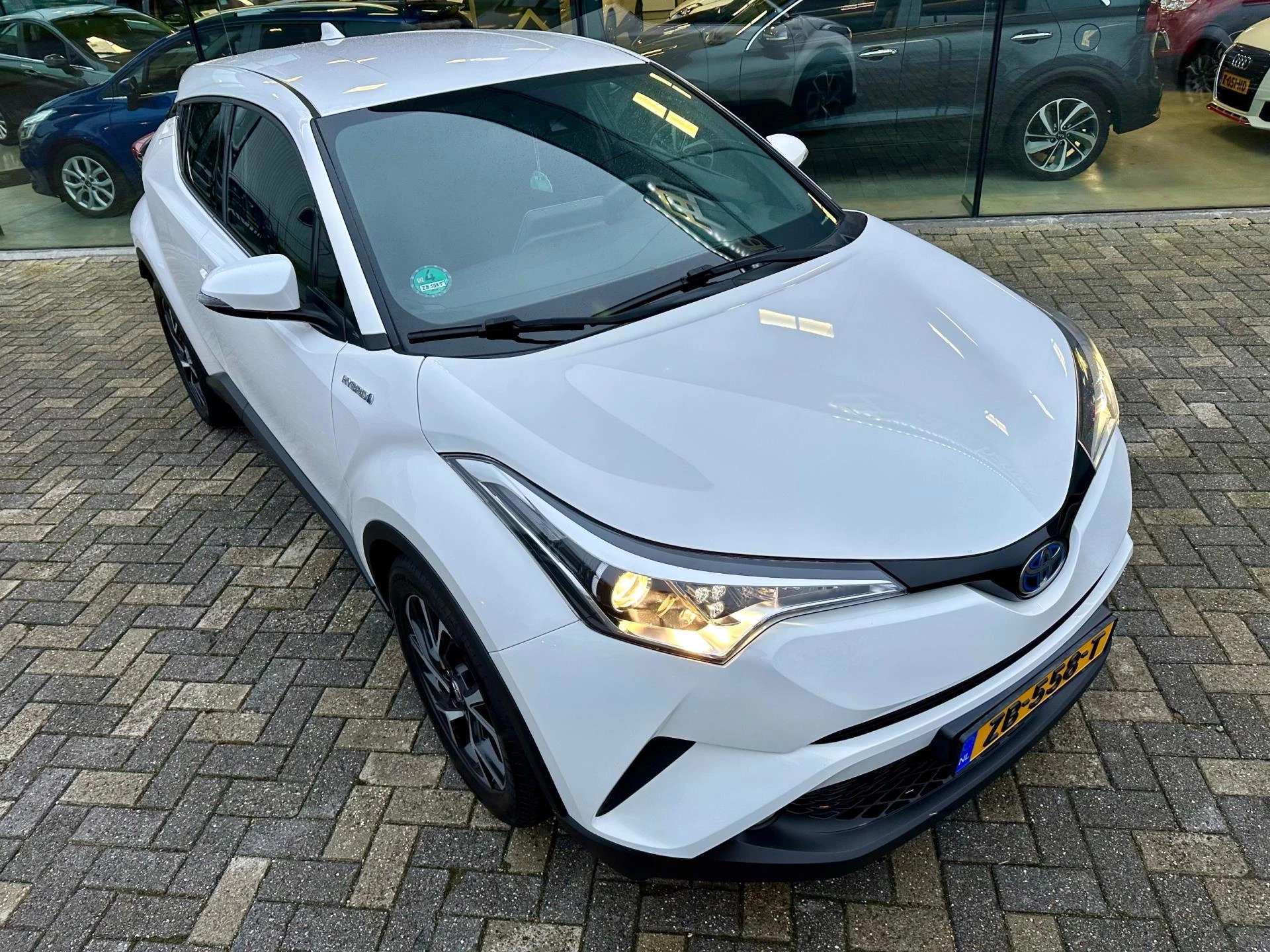 Hoofdafbeelding Toyota C-HR