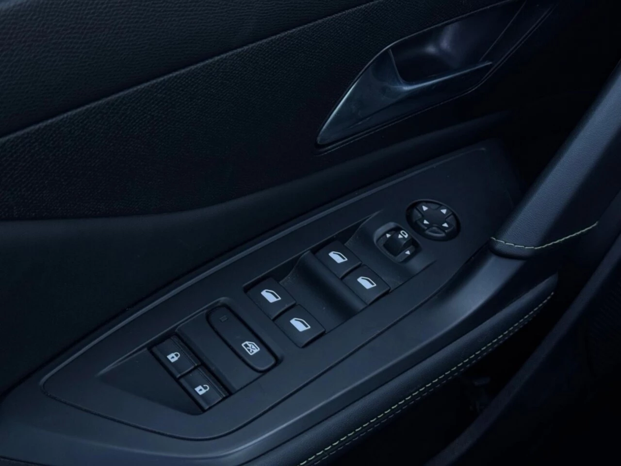 Hoofdafbeelding Peugeot 408