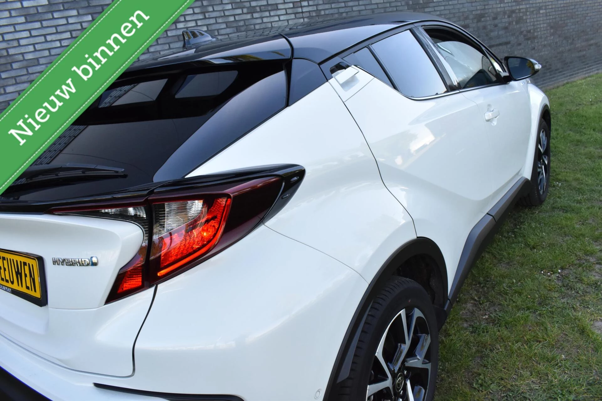 Hoofdafbeelding Toyota C-HR