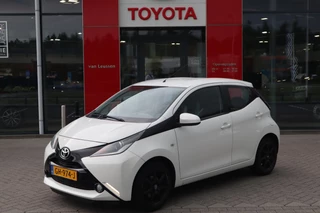 Toyota Aygo X-PLAY 5-DEURS AIRCO CRUISE LM-VELGEN AUDIO-STUURWIELBED. LED-DAGRIJ BLUETOOTH CAMERA