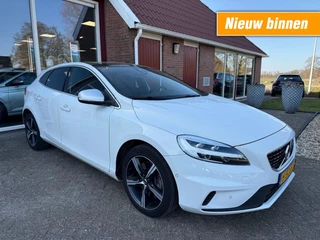 Volvo V40 2.0 D3 R-DESIGN PANORAMA/H&K Sound/CAMERA/