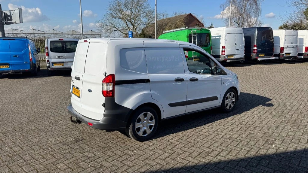 Hoofdafbeelding Ford Transit Courier