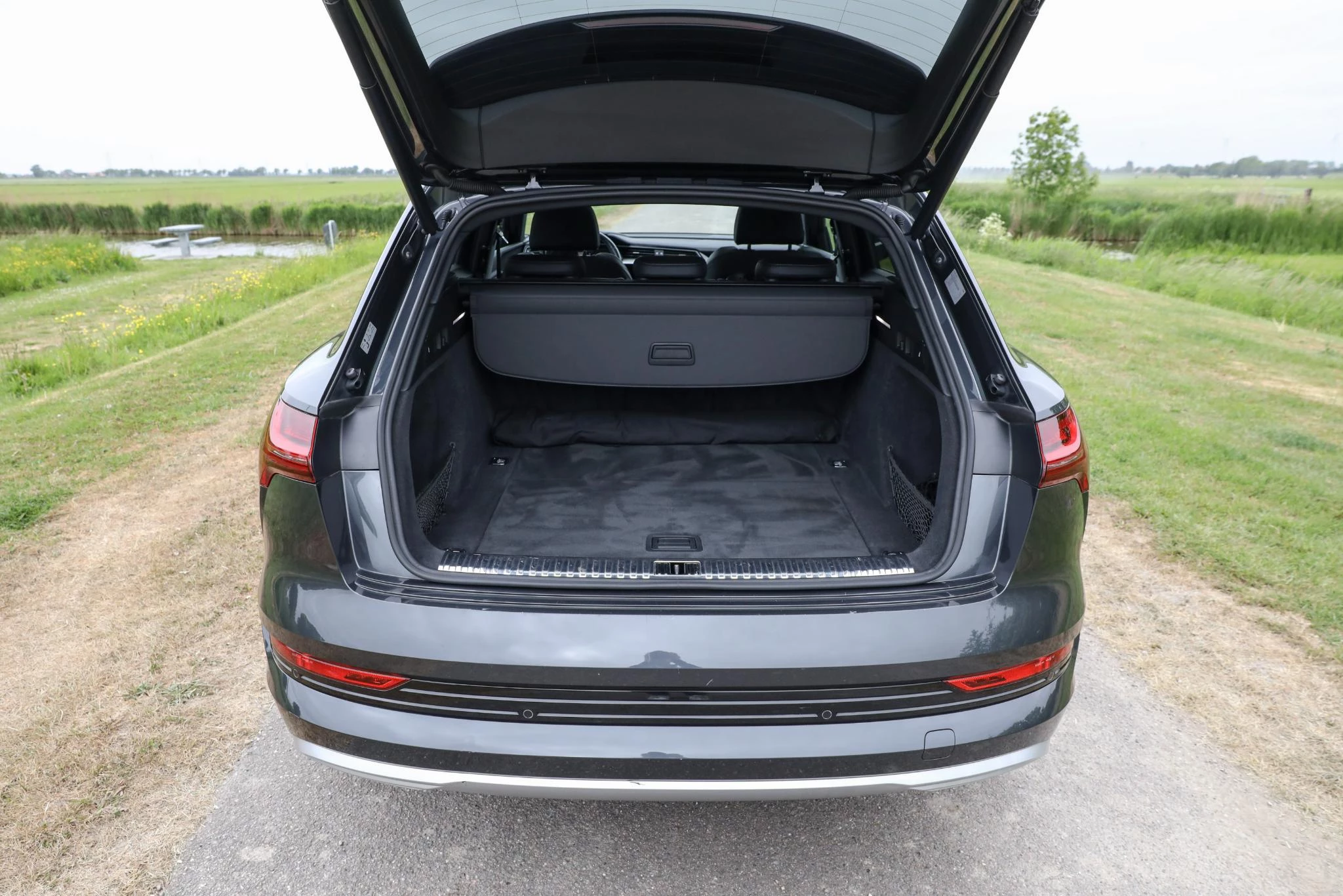 Hoofdafbeelding Audi e-tron