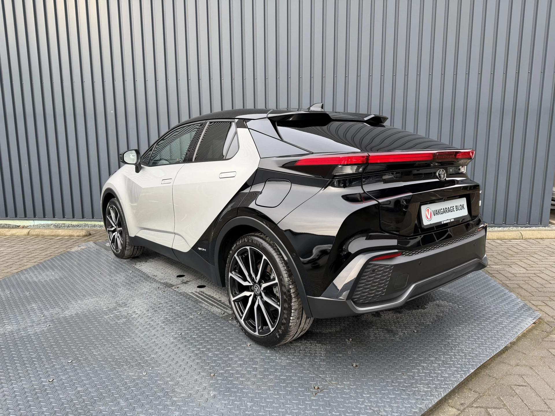 Hoofdafbeelding Toyota C-HR