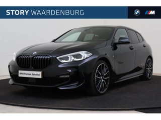 BMW 1 Serie 118i High Executive M Sport Automaat / Panoramadak / Sportstoelen / Achteruitrijcamera / Head-Up / Getint glas / Stoelverwarming