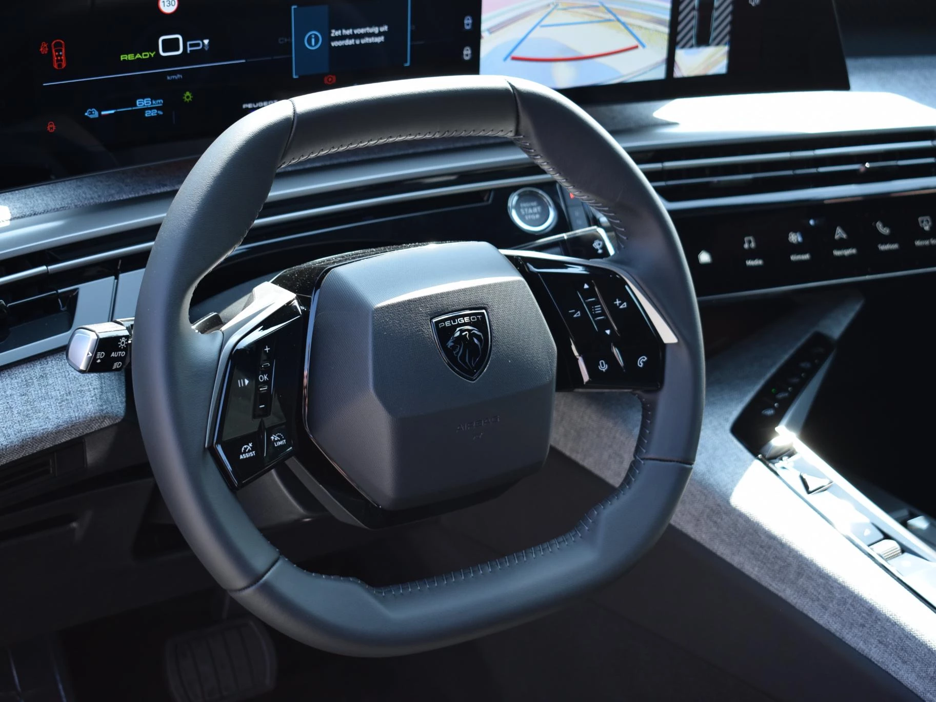 Hoofdafbeelding Peugeot e-3008