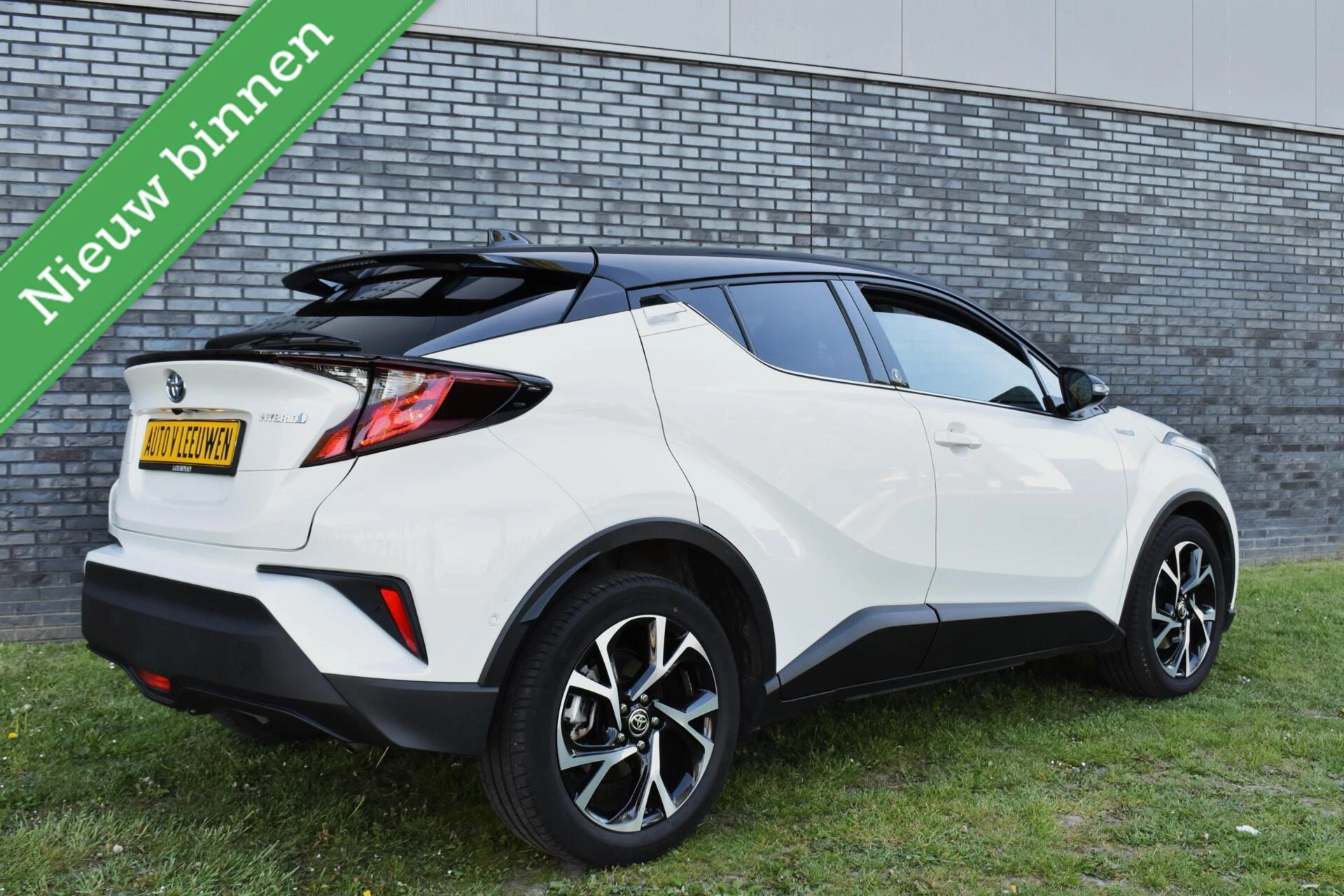 Hoofdafbeelding Toyota C-HR