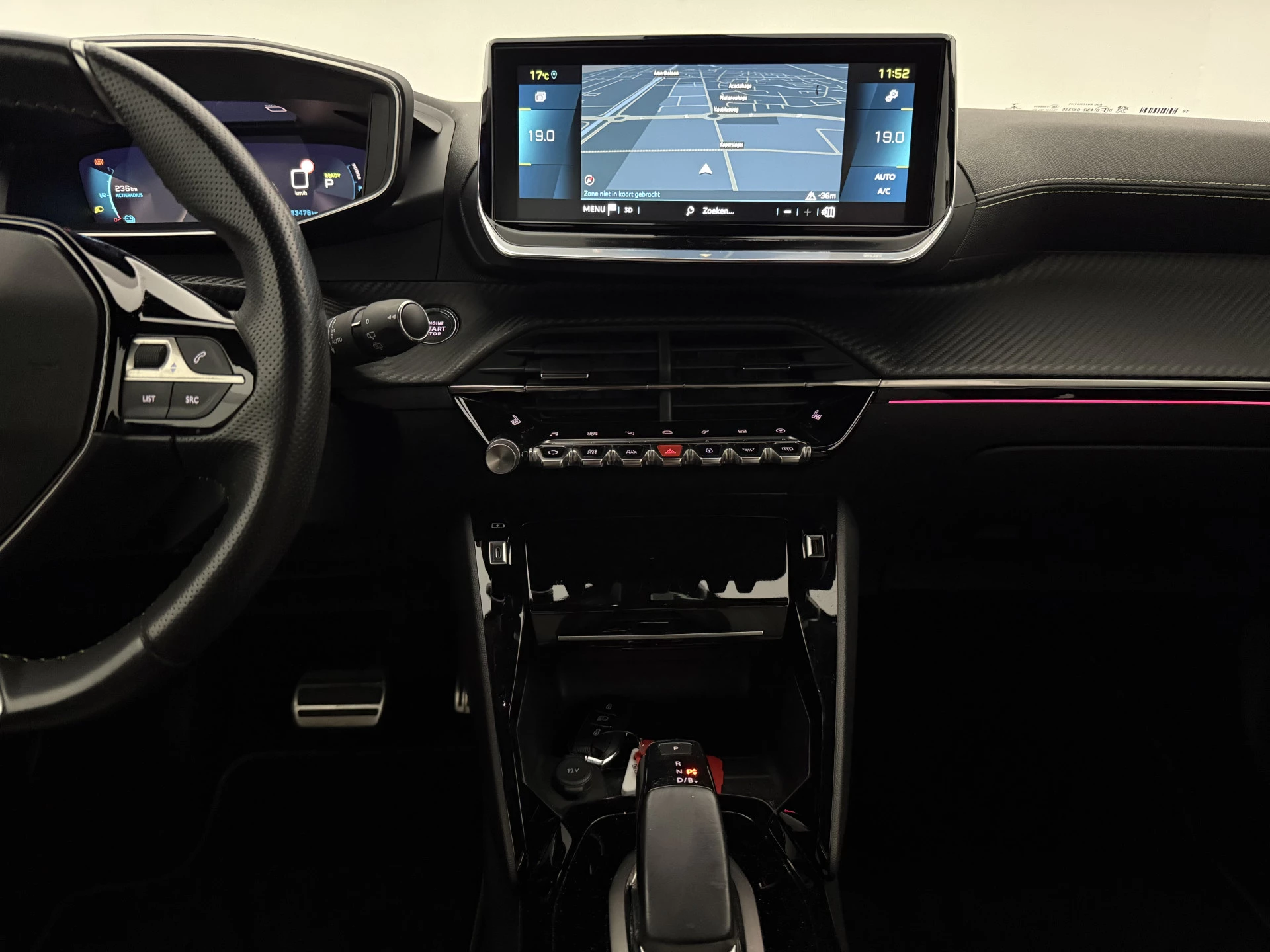 Hoofdafbeelding Peugeot e-2008