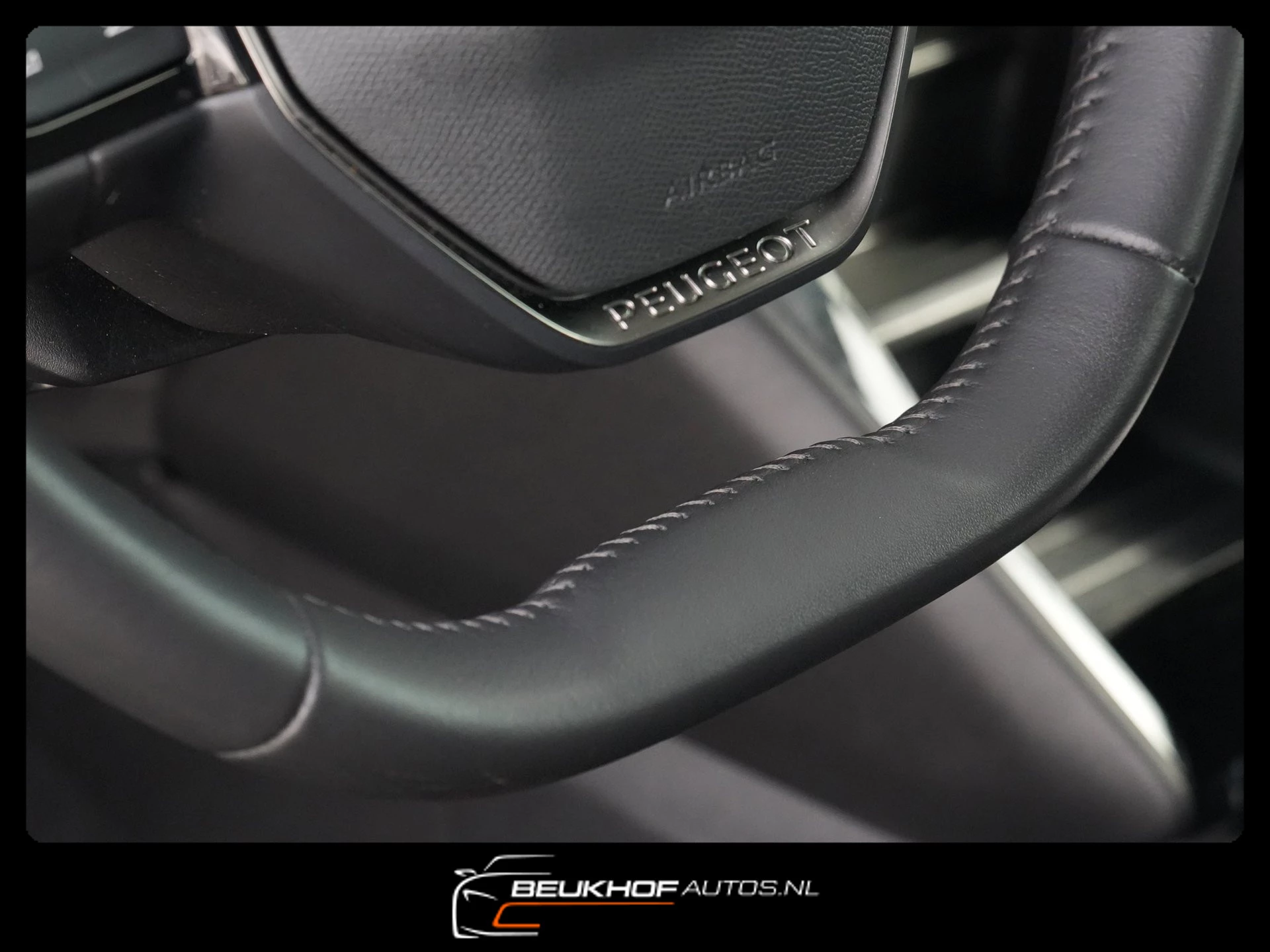 Hoofdafbeelding Peugeot e-2008