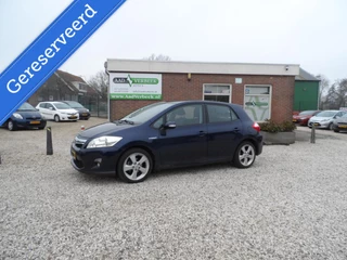 Toyota Auris 1.8 Full Hybrid Dynamic