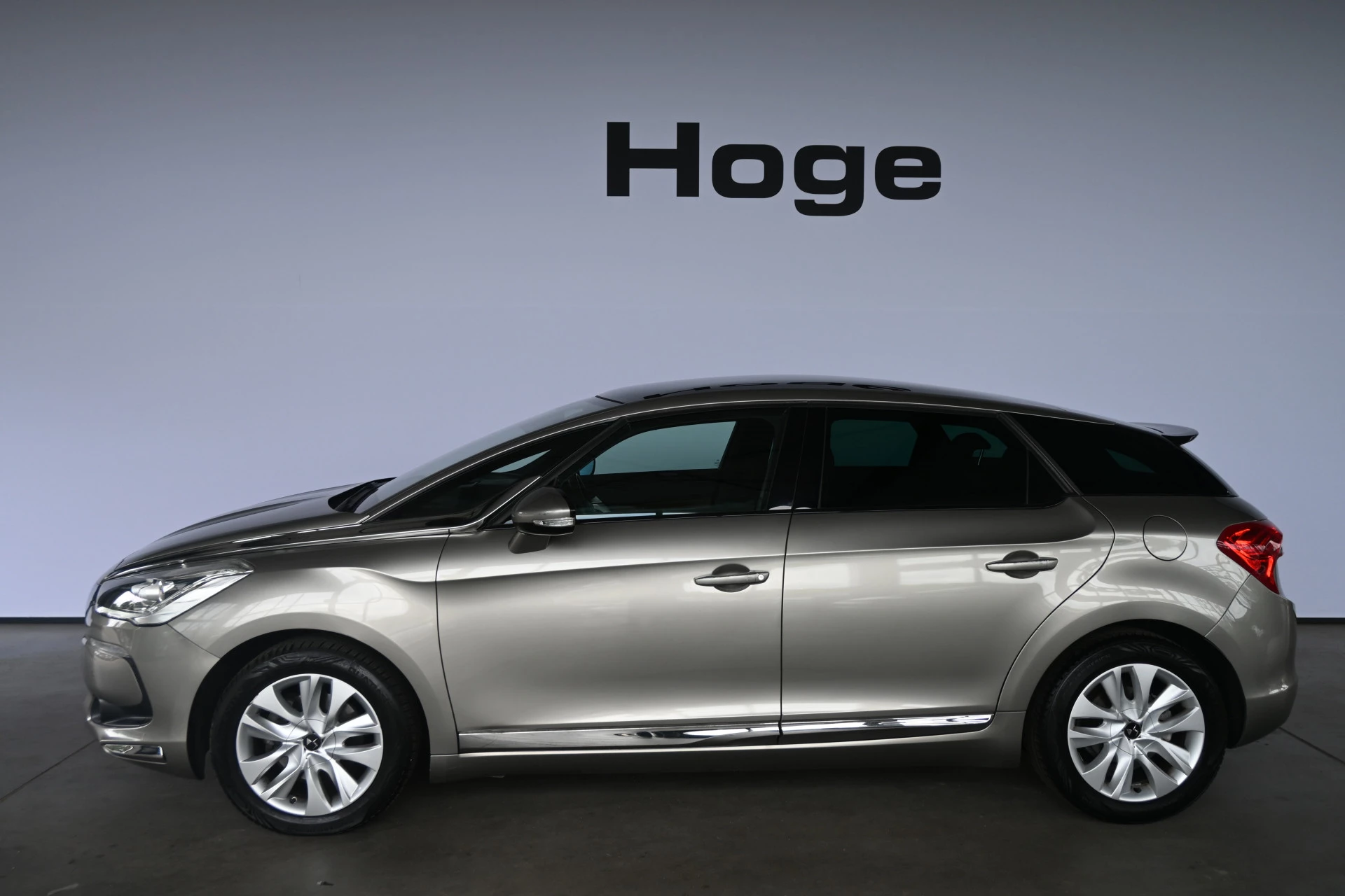 Hoofdafbeelding DS DS 5