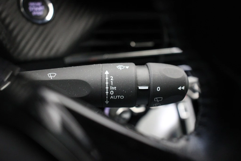 Hoofdafbeelding Peugeot e-2008