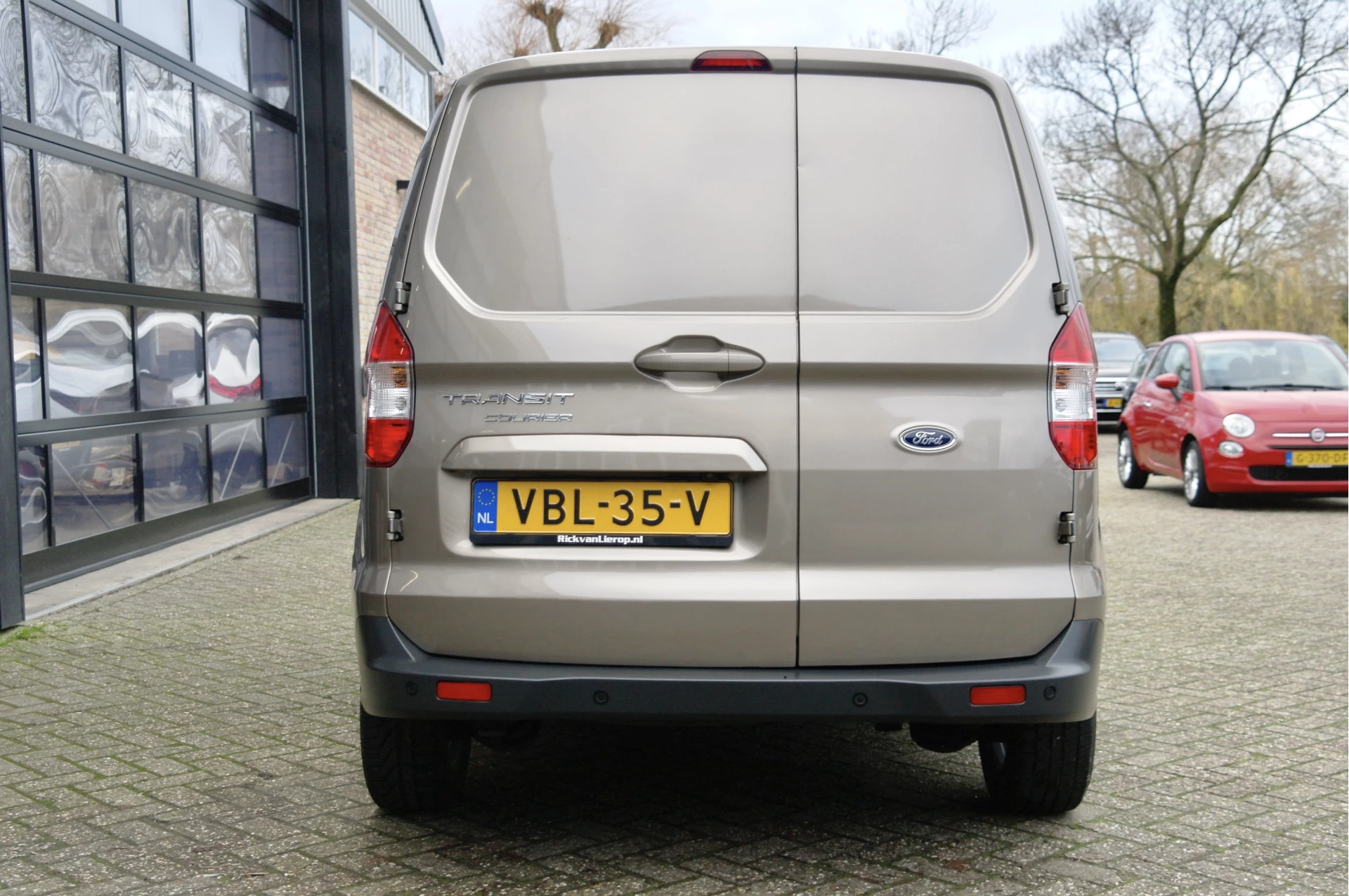 Hoofdafbeelding Ford Transit Courier