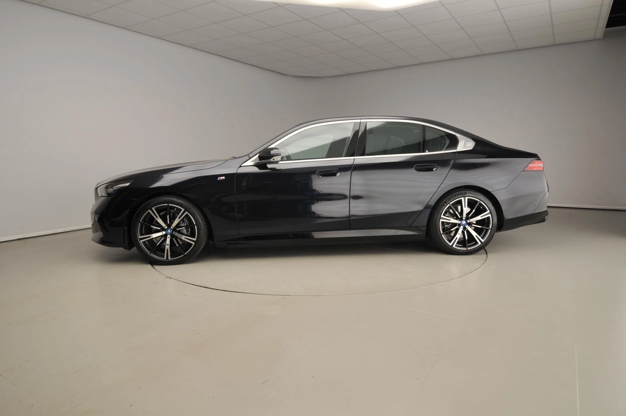 Hoofdafbeelding BMW i5