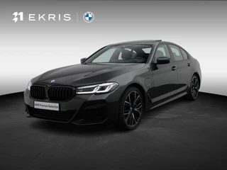 BMW 5 Serie Sedan 530e M Sportpakket | Comfortstoelen | Stuurverwarming | Head-Up Display | Harman Kardon | 20"