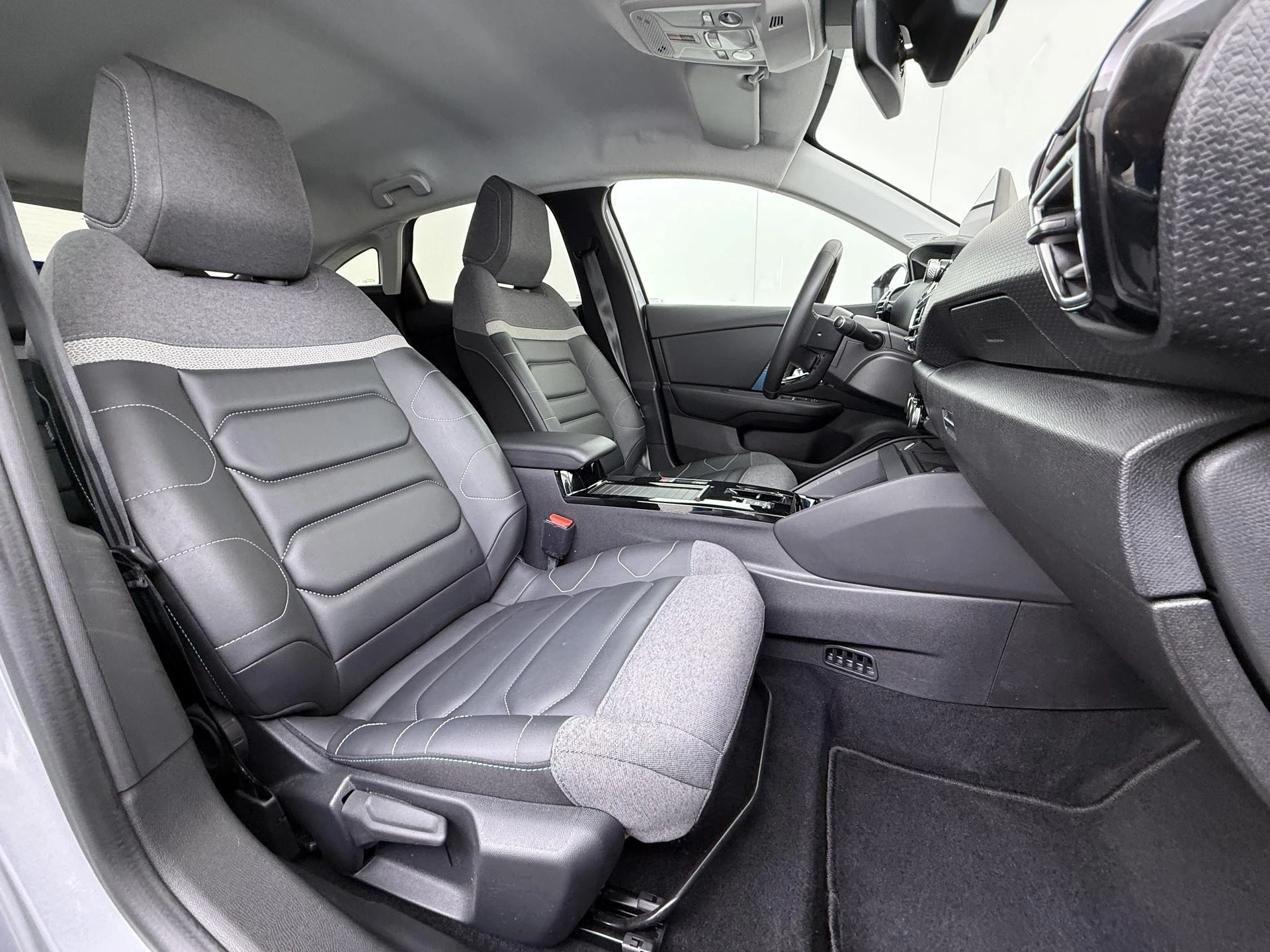 Hoofdafbeelding Citroën ë-C4