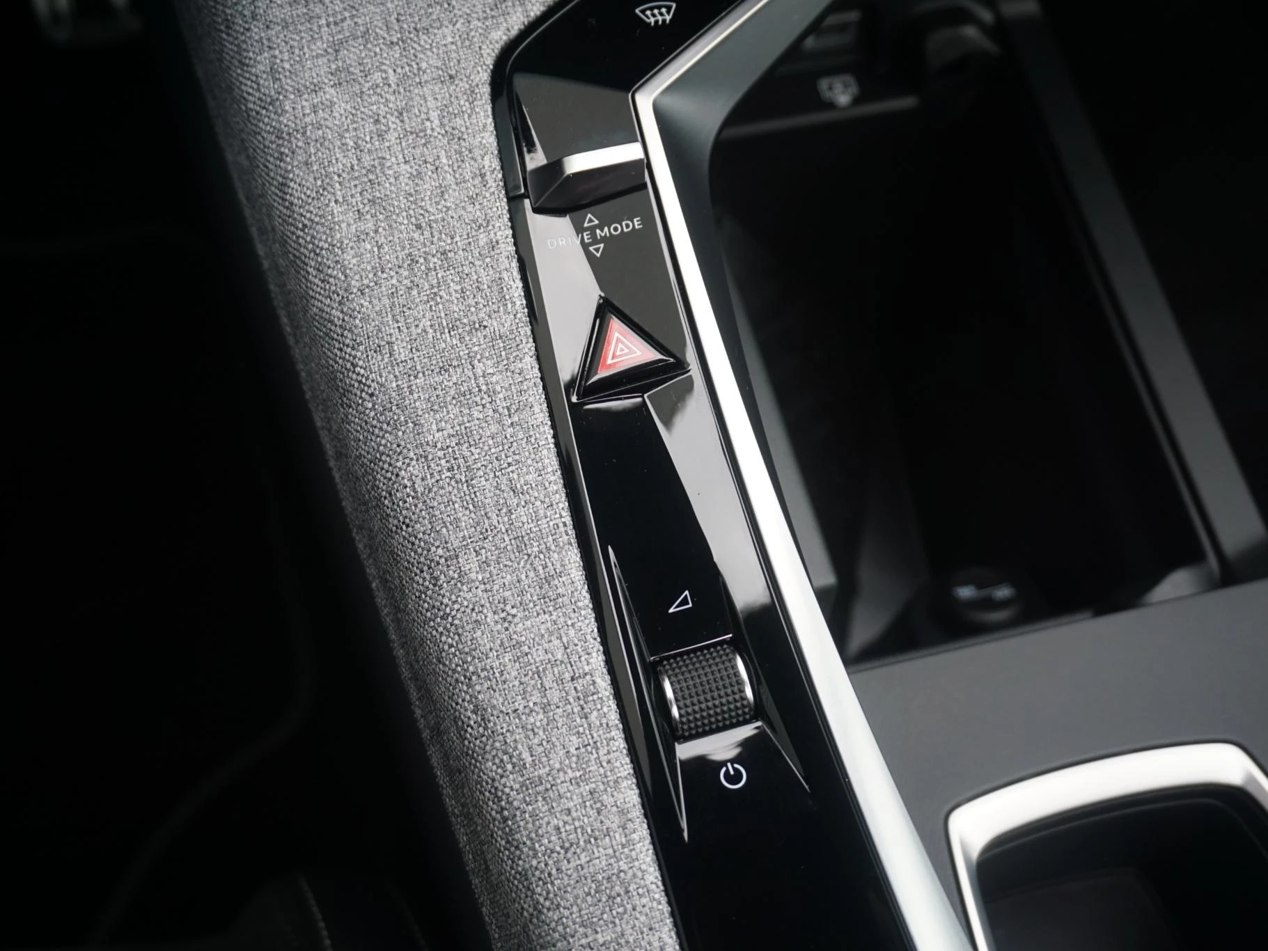 Hoofdafbeelding Peugeot e-3008