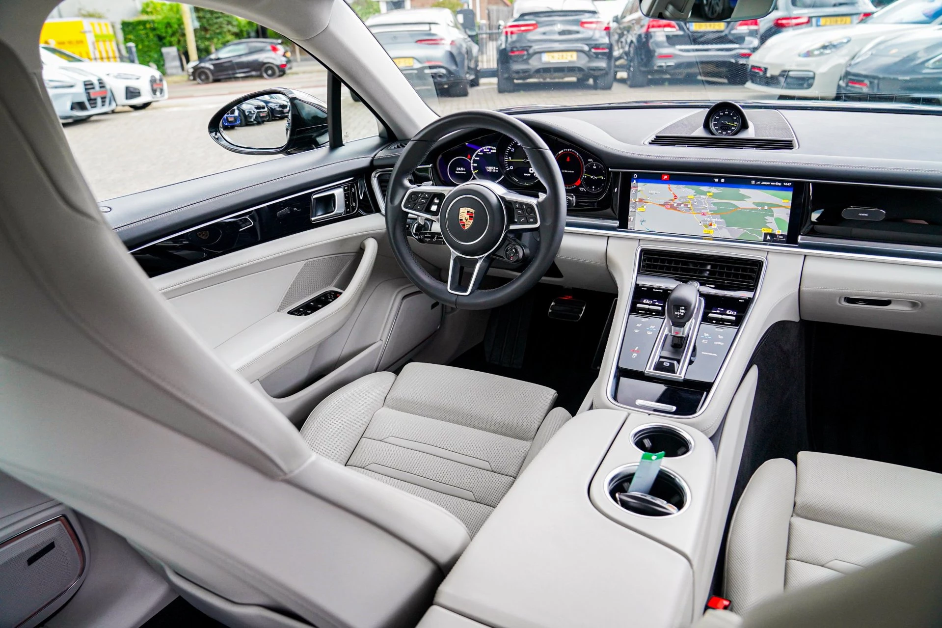 Hoofdafbeelding Porsche Panamera