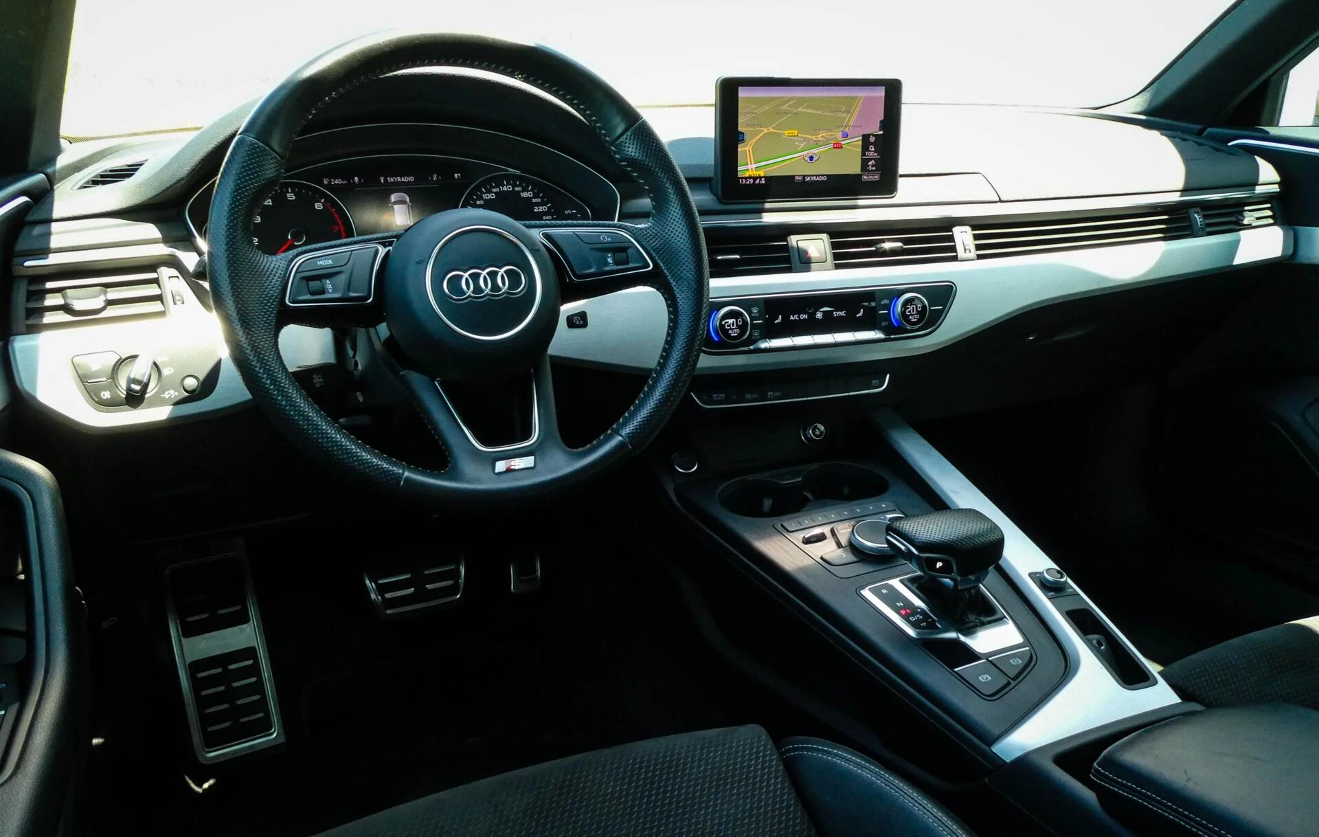 Hoofdafbeelding Audi A4