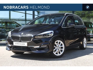 Hoofdafbeelding BMW 2 Serie BMW 2 Serie Gran Tourer 218i 7p. High Executive Luxury Line Automaat / Panoramadak / Sportstoelen / LED / Park Assistant / Head-Up / Stuurverwarming / Cruise Control