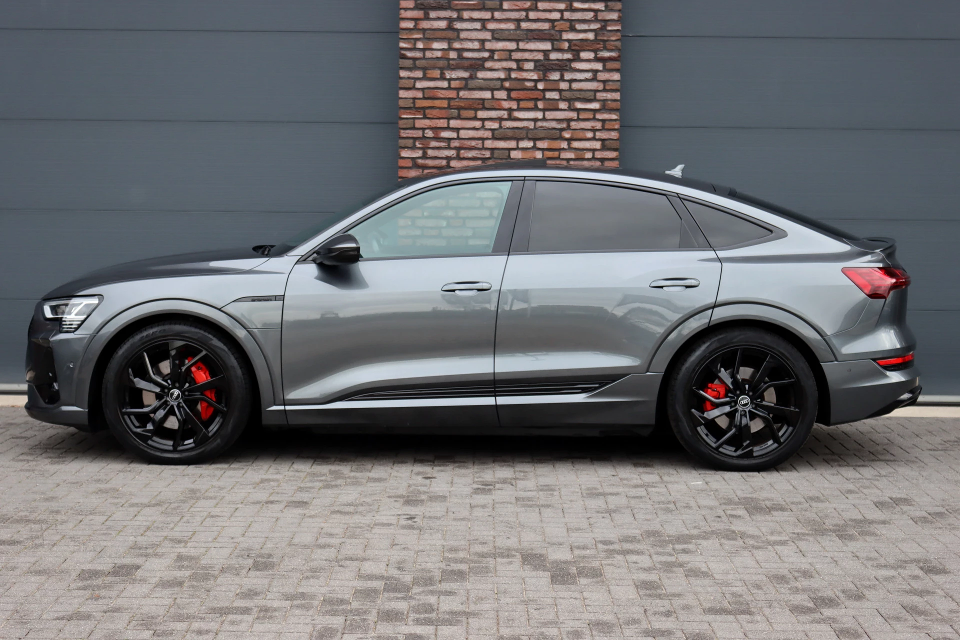 Hoofdafbeelding Audi e-tron