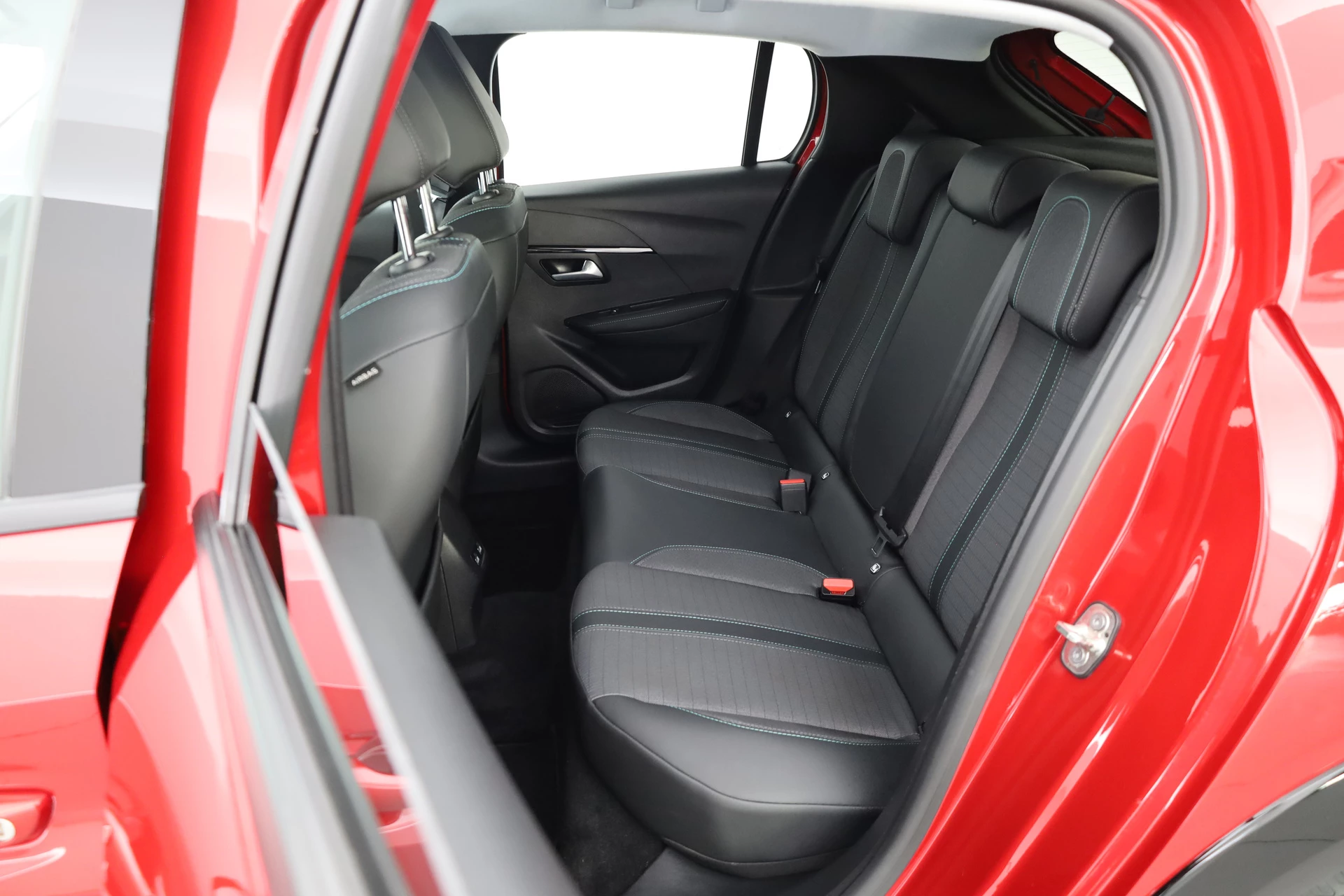 Hoofdafbeelding Peugeot e-208