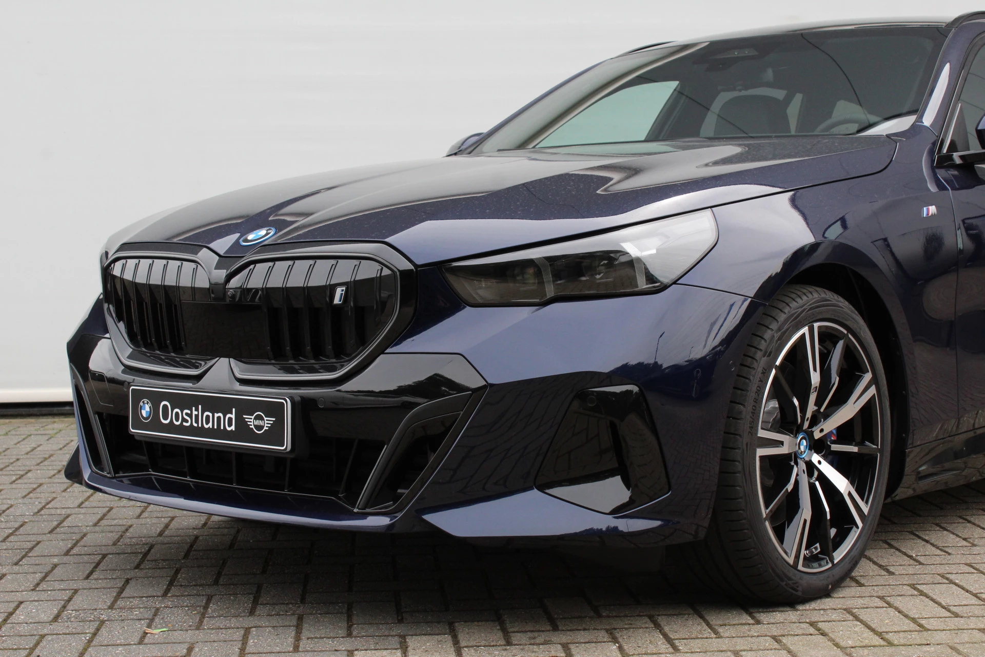 Hoofdafbeelding BMW i5