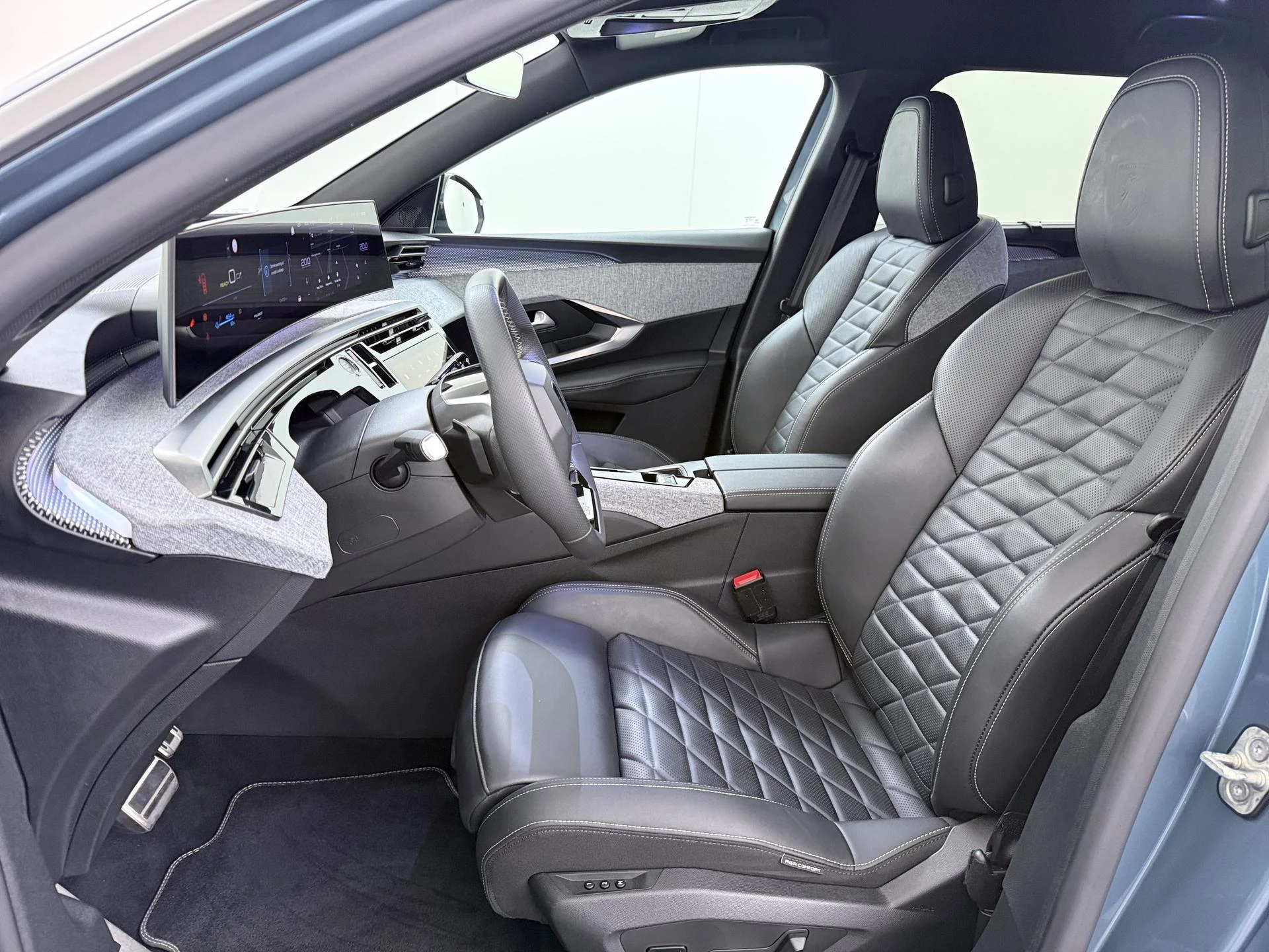 Hoofdafbeelding Peugeot e-5008