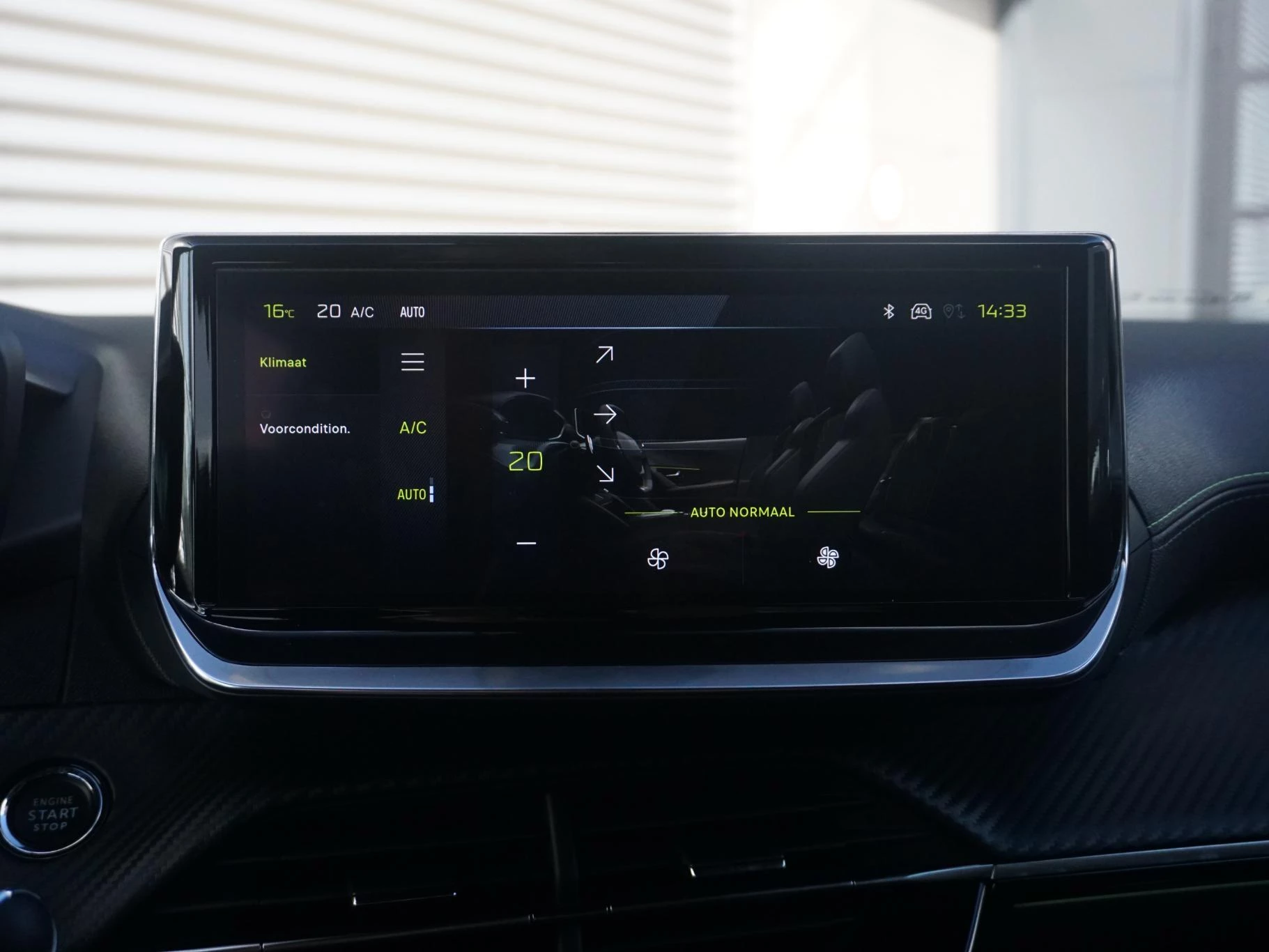 Hoofdafbeelding Peugeot e-2008