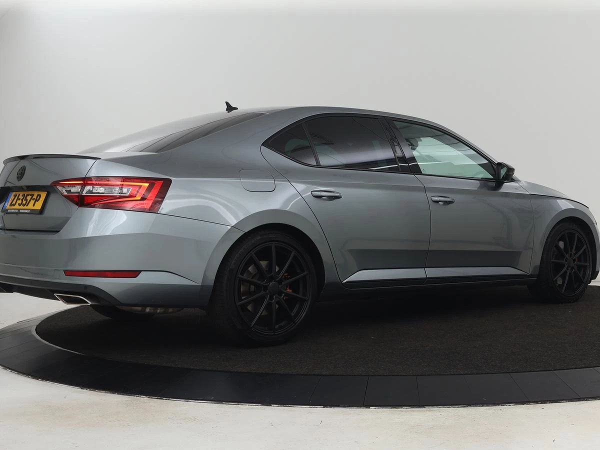 Hoofdafbeelding Škoda Superb