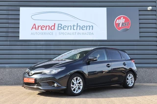 Hoofdafbeelding Toyota Auris Toyota Auris Automaat 1.2T Dynamic - Trekhaak - 1.300kg trekgewicht! - Dealer onderhouden