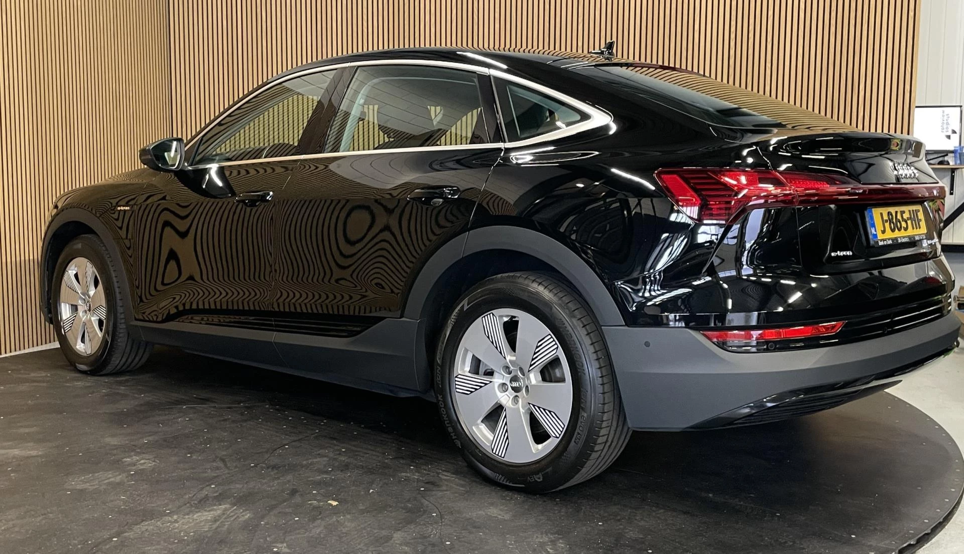 Hoofdafbeelding Audi e-tron