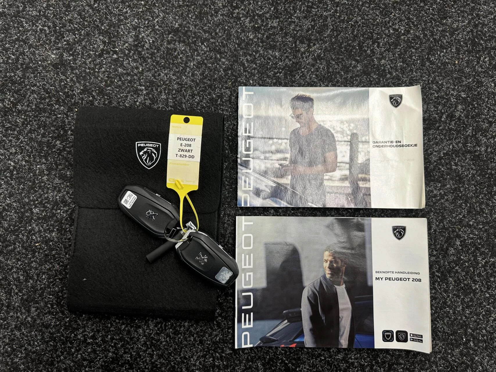 Hoofdafbeelding Peugeot e-208