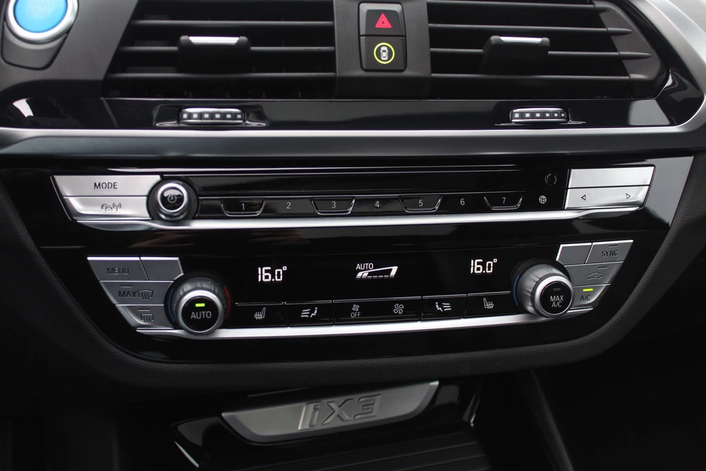 Hoofdafbeelding BMW iX3