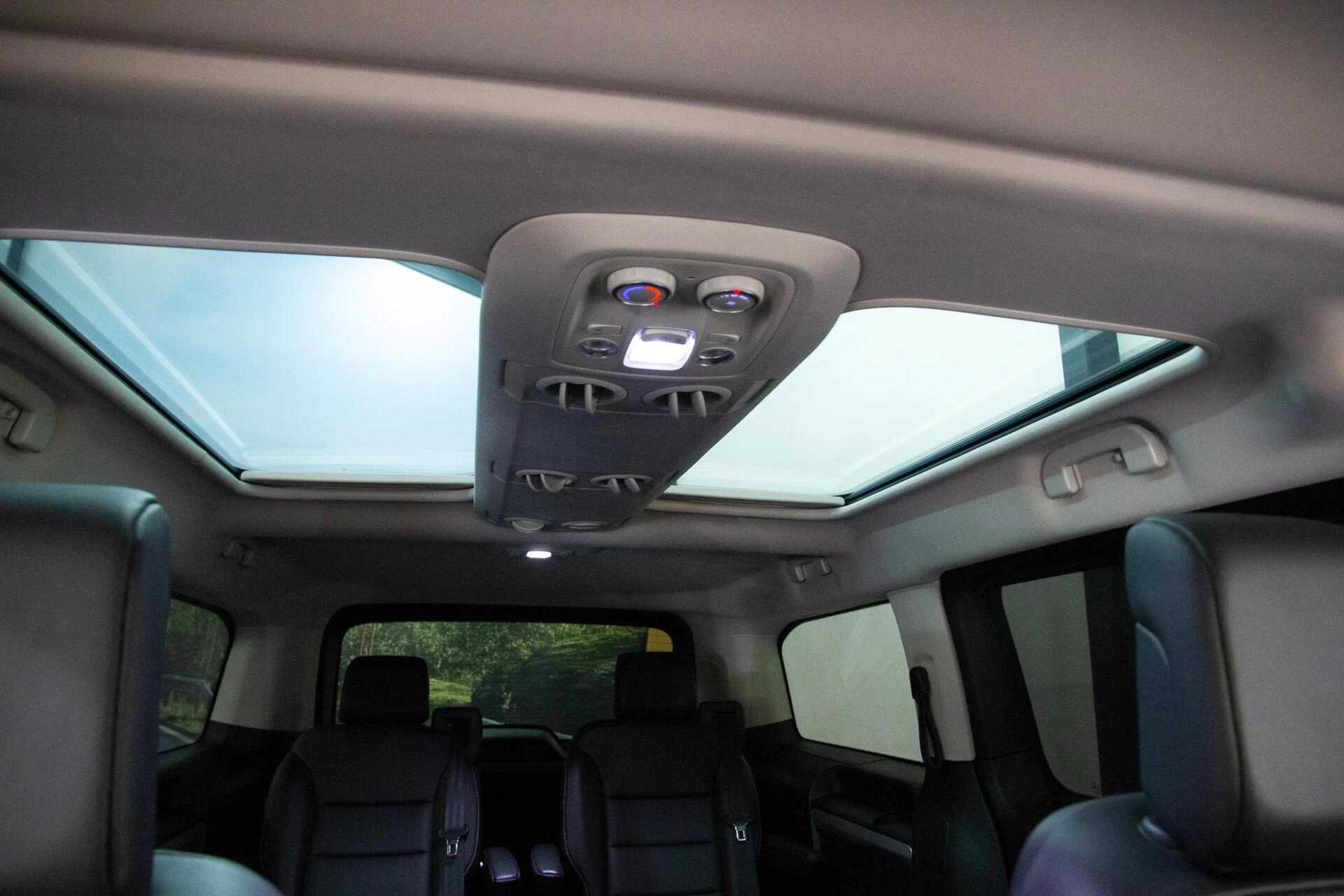 Hoofdafbeelding Peugeot e-Traveller