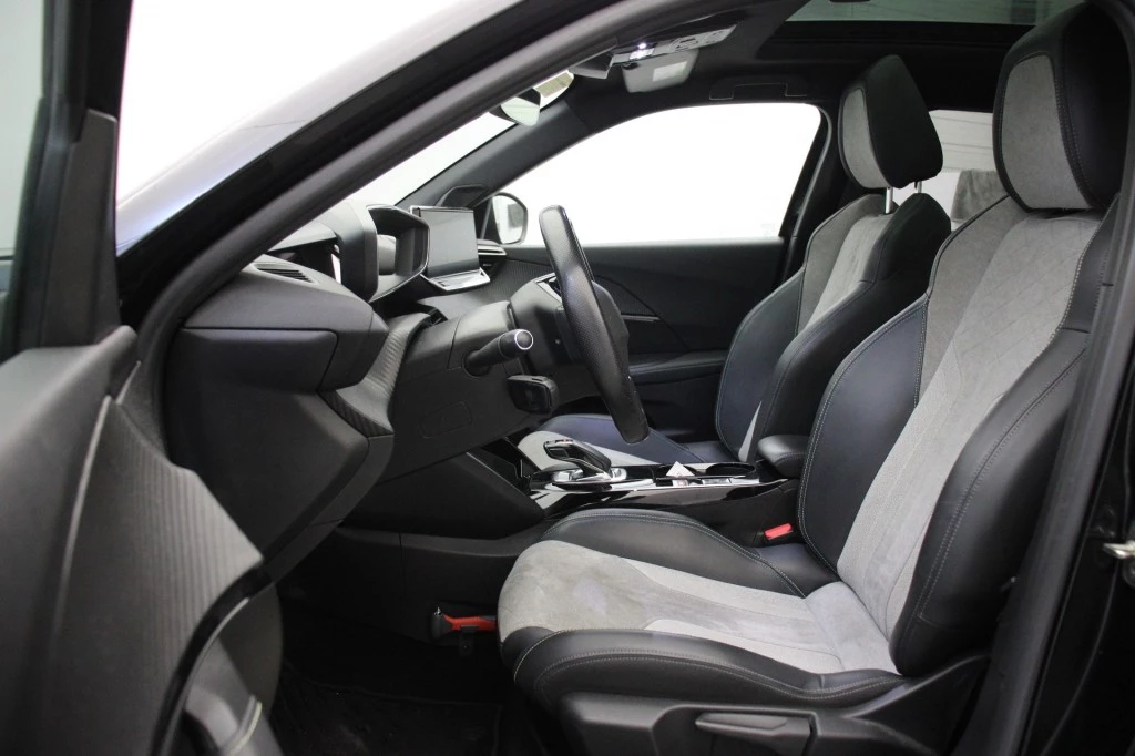 Hoofdafbeelding Peugeot e-2008