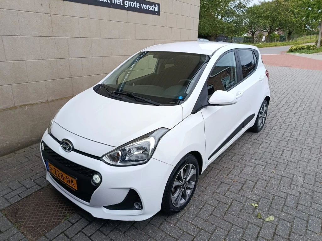 Hoofdafbeelding Hyundai i10