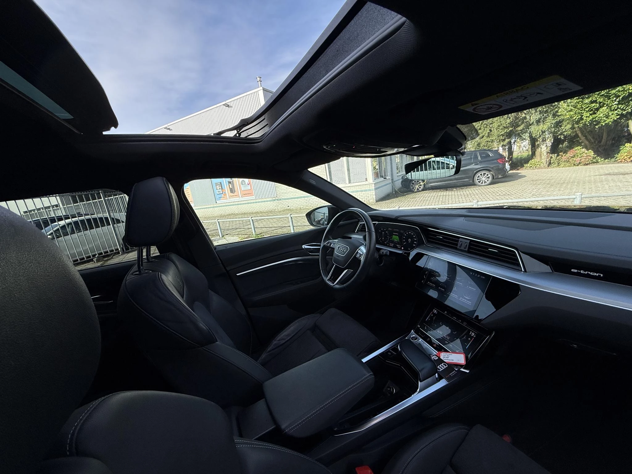 Hoofdafbeelding Audi e-tron