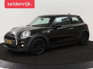 Mini Cooper 1.5 Business | Navigatie | Airco |  Cruise control | Bluetooth | Lichtmetalen velgen