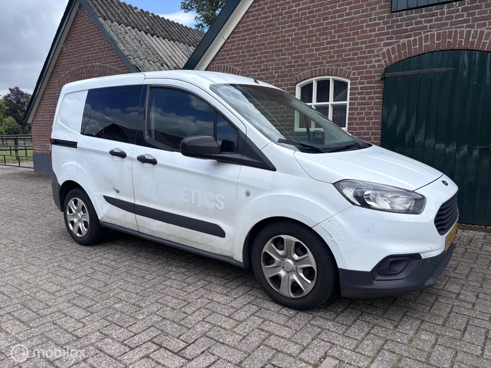 Hoofdafbeelding Ford Transit Courier