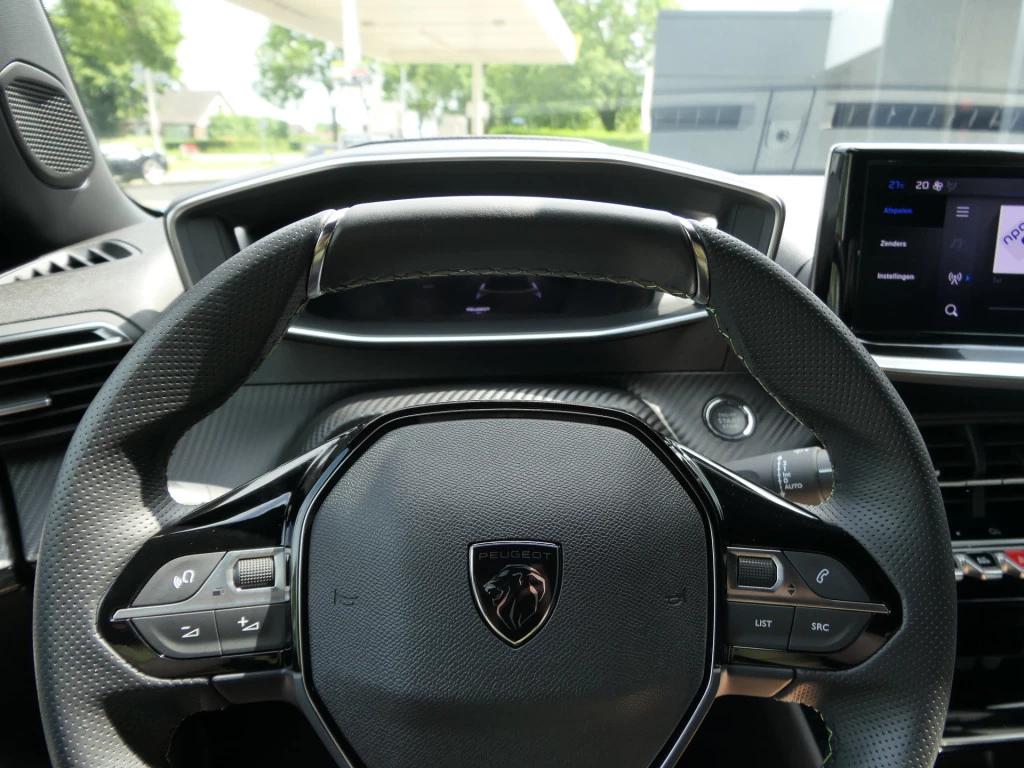 Hoofdafbeelding Peugeot e-2008