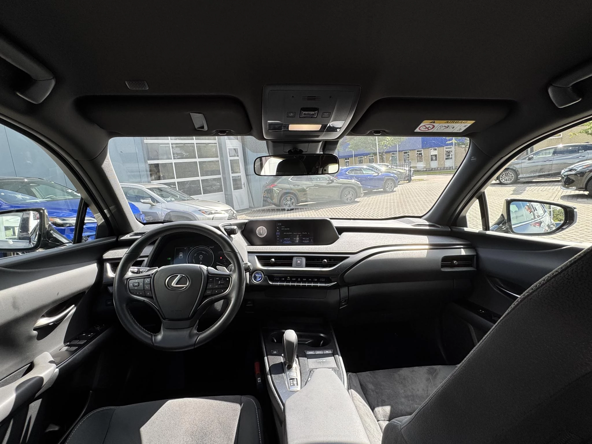 Hoofdafbeelding Lexus UX