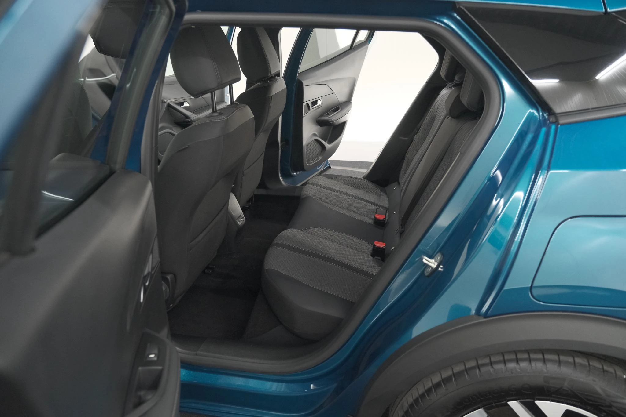 Hoofdafbeelding Peugeot e-2008